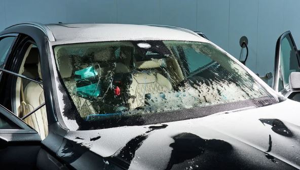 Hyundai Introduces Advanced Heated Windscreen