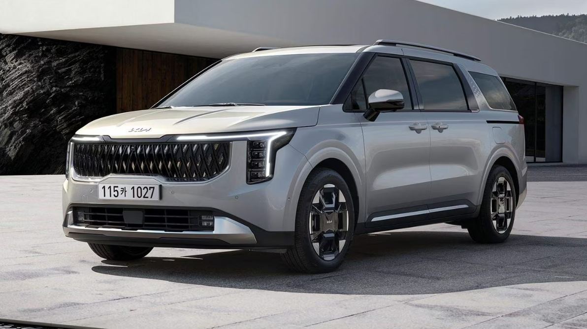First Look Review of the New Kia Carnival Facelift