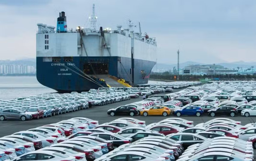 Govt Confirms 40% Duty on Used Car Import in Pakistan Govt Confirms 40% Duty on Used Car Import in Pakistan