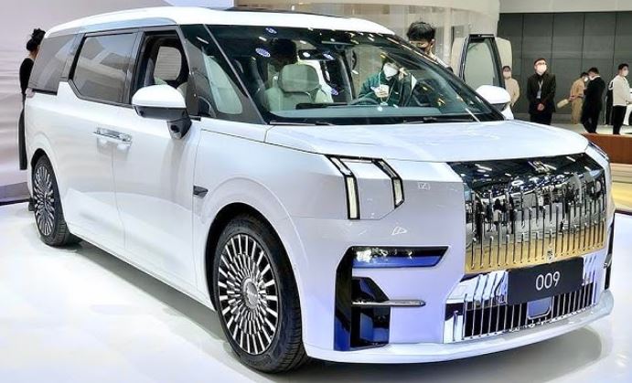 Zeekr 009 Electric Luxury MPV Now Available in Pakistan